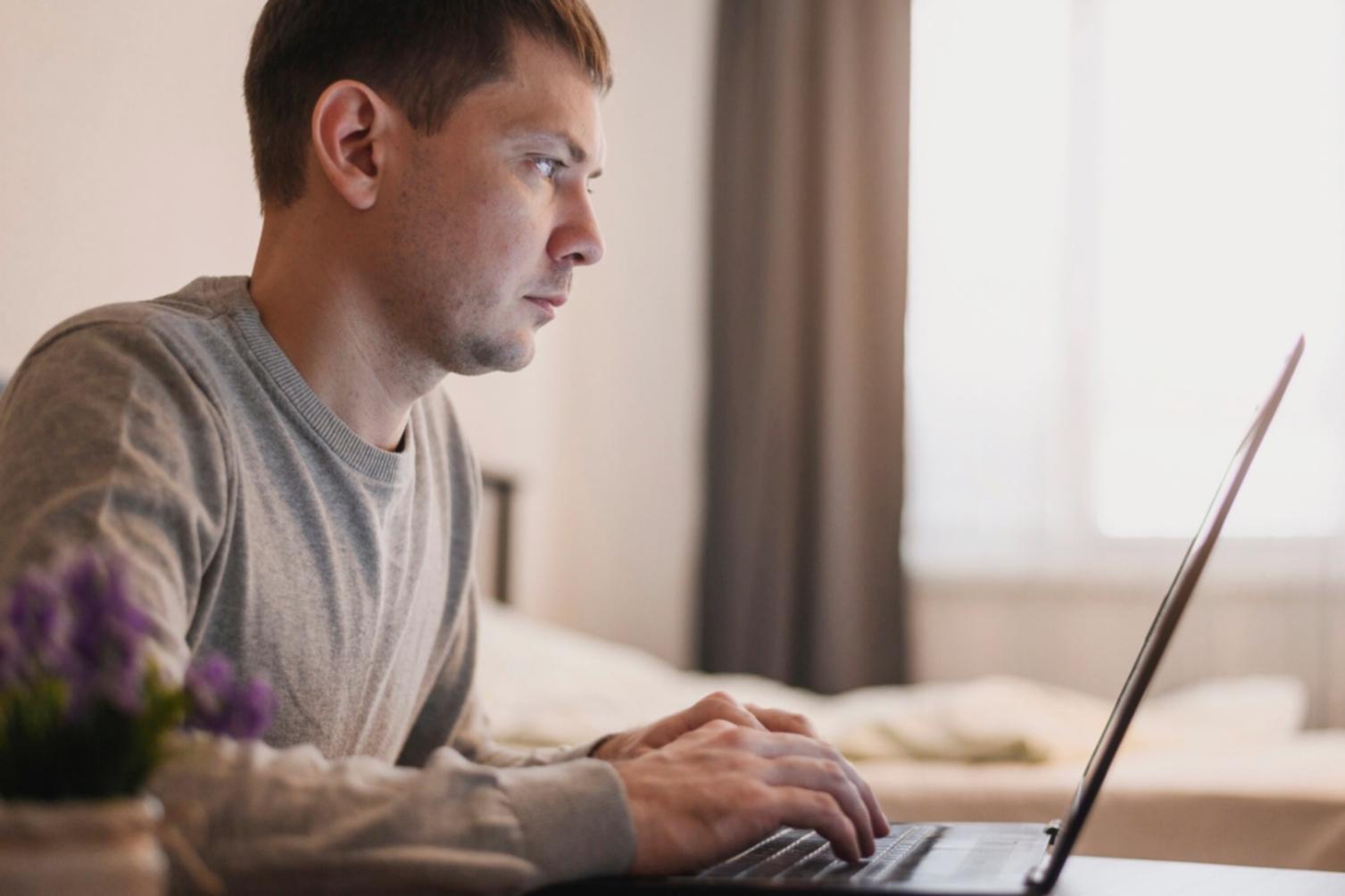 Metode penyampaian terminologi investasi yang terstruktur dan mudah dipahami